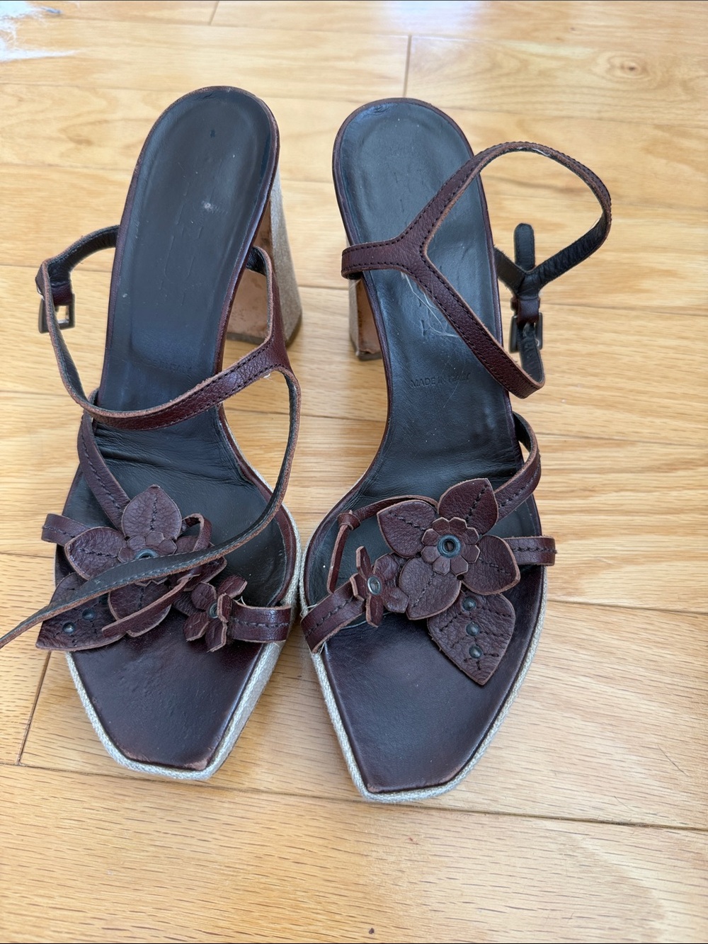 Prada Brown Floral Leather Heeled Sandals size 37,5
